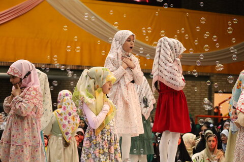 جشن دخترانه گلارام به همت هیئت نرجسانه برگزار شد