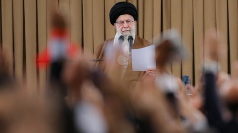 عالمی یوم مزدور کے موقع پر ہزاروں محنت کشوں کے ساتھ رہبر معظم انقلاب اسلامی کی ملاقات