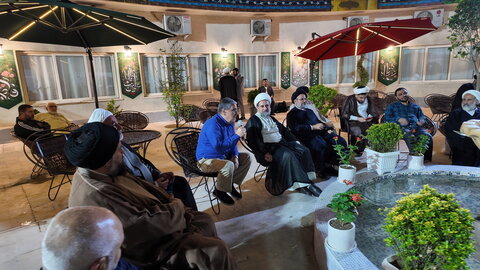 تصاویر/ دیدار صمیمی مسئولان ستاد برگزاری همایش یکصدمین سالگشت بازتأسیس حوزه علمیه قم با مهمانان خارجی همایش