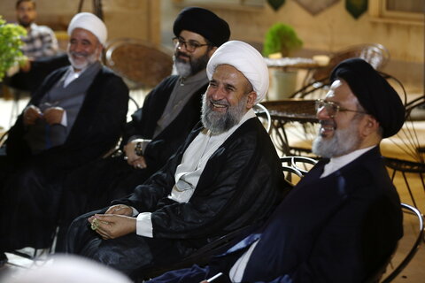 تصاویر/ دیدار صمیمی مسئولان ستاد برگزاری همایش یکصدمین سالگشت بازتأسیس حوزه علمیه قم با مهمانان خارجی همایش