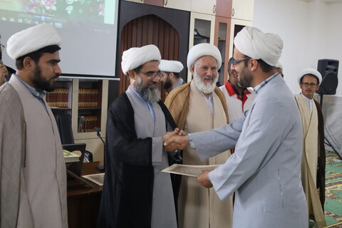 تصاویر/ تجلیل از اساتید مدرسه علمیه النبی  (ص) بندرعباس به مناسبت روز معلم