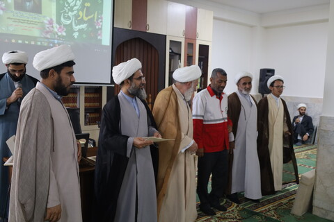 تصاویر/ تجلیل از اساتید مدرسه علمیه النبی  (ص) بندرعباس به مناسبت روز معلم