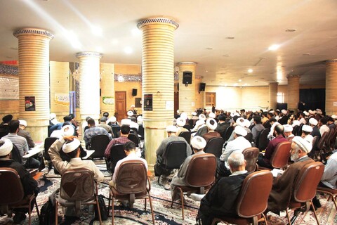نشست تبیینی پیام رهبری در مرکز فقهی