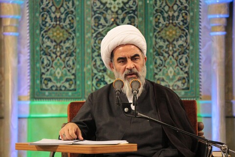 نشست تبیینی پیام رهبری در مرکز فقهی