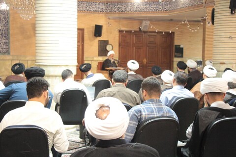 نشست تبیینی پیام رهبری در مرکز فقهی