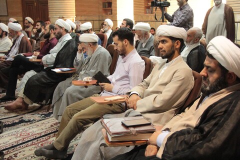 نشست تبیینی پیام رهبری در مرکز فقهی
