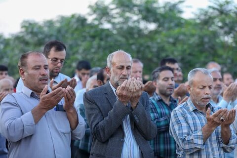تصاویر / اقامه نماز باران توسط نماینده ولی فقیه در استان قزوین