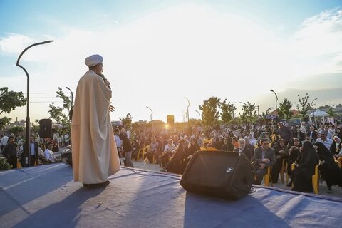 تصاویر / اقامه نماز باران توسط نماینده ولی فقیه در استان قزوین