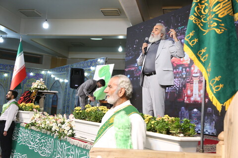 تصاویر / تجلیل از هنرمندان حرم رضوی در اصفهان