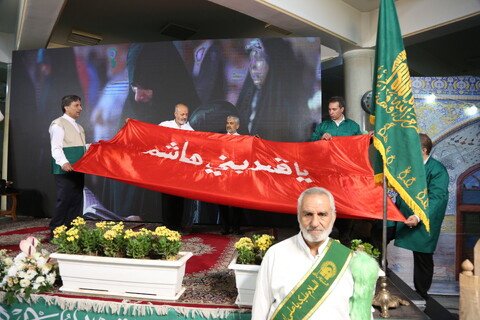 تصاویر / تجلیل از هنرمندان حرم رضوی در اصفهان