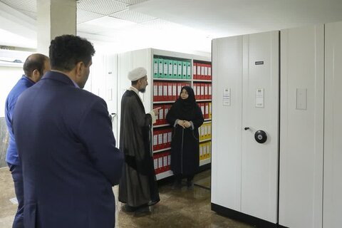 تصاویر / بازدی امام جمعه قزوین از مرکز اسناد و کتابخانه ملی استان قزوین