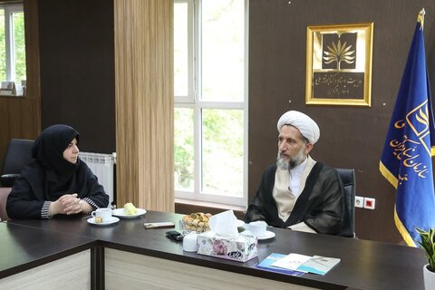 تصاویر / بازدی امام جمعه قزوین از مرکز اسناد و کتابخانه ملی استان قزوین