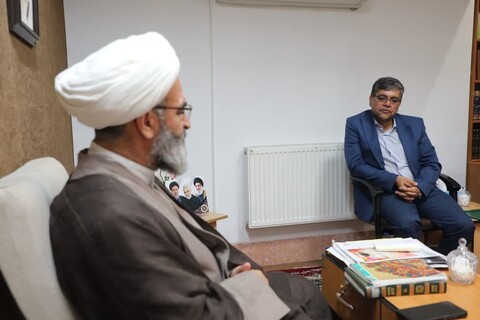 تصاویر/ دیدار مدیرکل جدید انتقال خون استان سمنان با نماینده ولی فقیه در استان