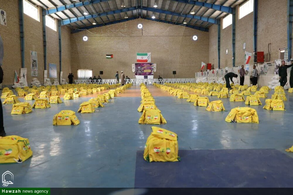 همدلی جهادی برای کودکان مقاومت/ ارسال ۳۰ هزار بسته لوازمالتحریر از مهدیشهر به غزه و لبنان + عکس