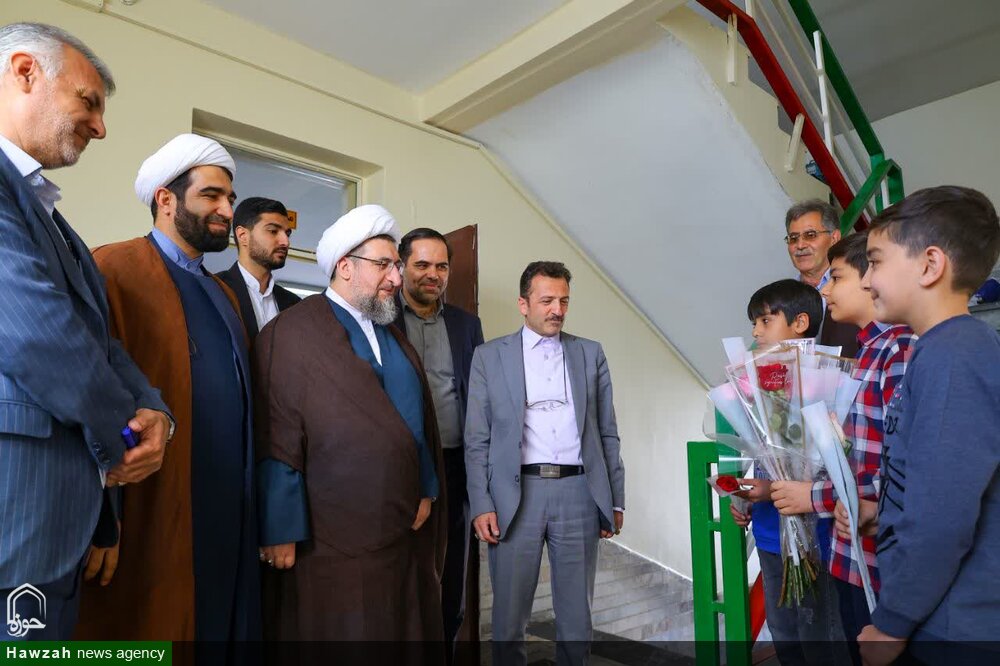 تصاویر/ دیدار نماینده ولی فقیه در آذربایجان شرقی با معلمان و دانش‌آموزان