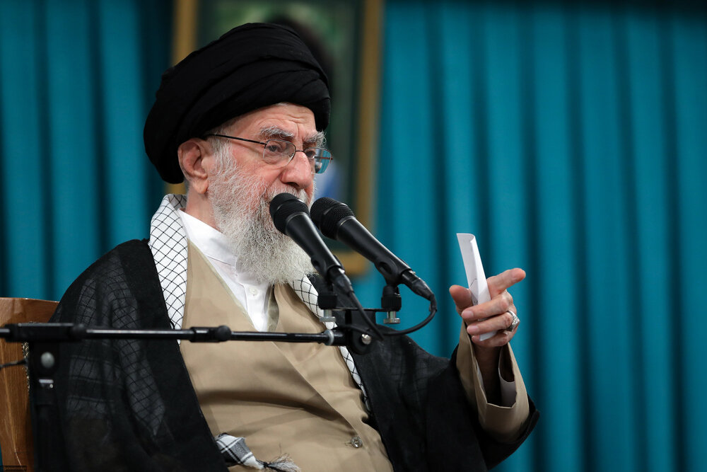 جمعی از معلمان سراسر کشور با رهبر انقلاب دیدار می‌کنند