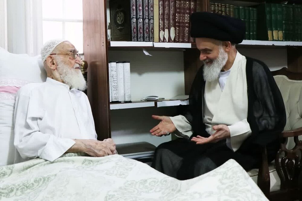 عیادت آیت‌الله حسینی بوشهری از آیت‌الله العظمی نوری‌همدانی