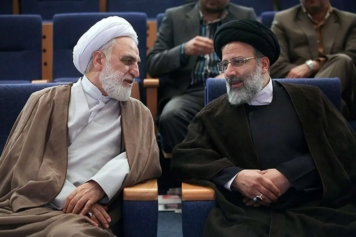 حضور حجت‌الاسلام والمسلمین محسنی اژه‌ای در منزل شهید رئیسی