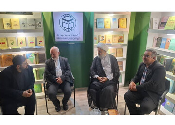 دبیرکل مجمع تقریب مذاهب از نمایشگاه کتاب تهران بازدید کرد