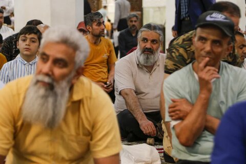 تصاویر| زائران حرم مطهر شاهچراغ(ع) میزبان پرچم حرم امام رضا(ع) شدند