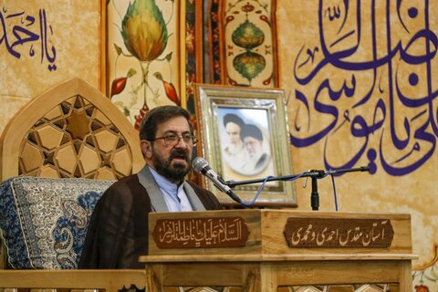 تصاویر| زائران حرم مطهر شاهچراغ(ع) میزبان پرچم حرم امام رضا(ع) شدند