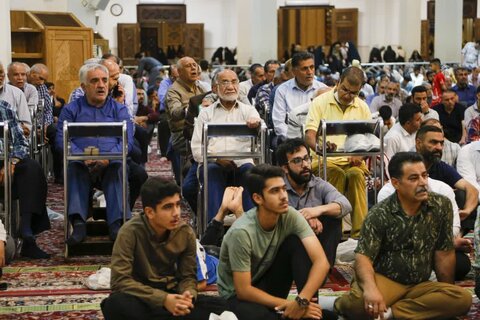 تصاویر| زائران حرم مطهر شاهچراغ(ع) میزبان پرچم حرم امام رضا(ع) شدند