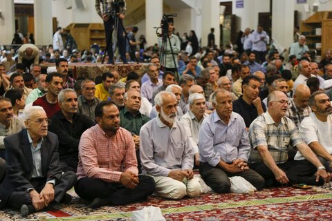 تصاویر| زائران حرم مطهر شاهچراغ(ع) میزبان پرچم حرم امام رضا(ع) شدند