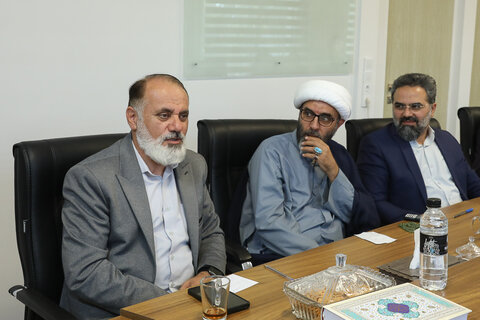 تصاویر /  اعضای بنیاد غدیر در استان قزوین با نماینده ولی فقیه در استان قزوین