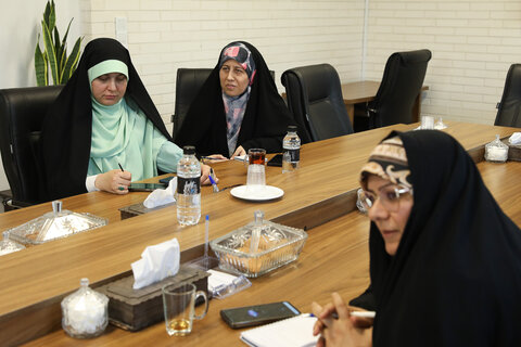 تصاویر /  اعضای بنیاد غدیر در استان قزوین با نماینده ولی فقیه در استان قزوین