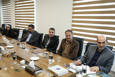 تصاویر /  اعضای بنیاد غدیر در استان قزوین با نماینده ولی فقیه در استان قزوین