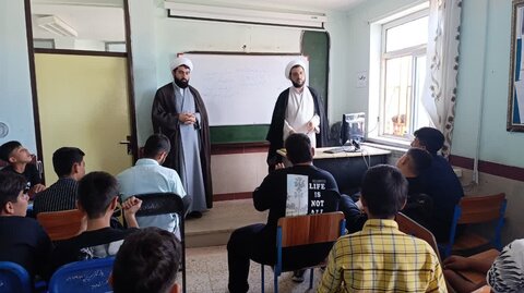 تصاویر/ حضور اساتید حوزه علمیه شاهین‌دژ در مدارس آموزش و پرورش