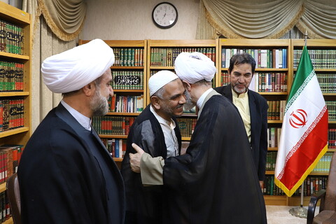 تصاویر/ دیدار شهاب عمر با آیت الله اعرافی