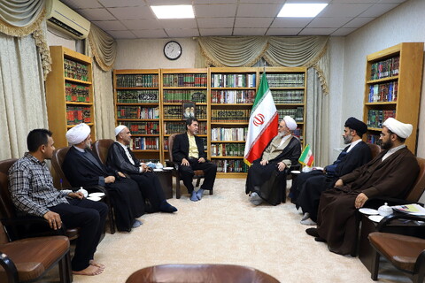 تصاویر/ دیدار شهاب عمر با آیت الله اعرافی