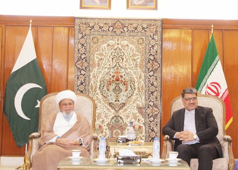 علامہ شبیر حسن میثمی کی اعلی سطحی وفد کے ہمراہ ایرانی قونصلیٹ کراچی آمد/ قونصلیٹ جنرل سے ملاقات‎