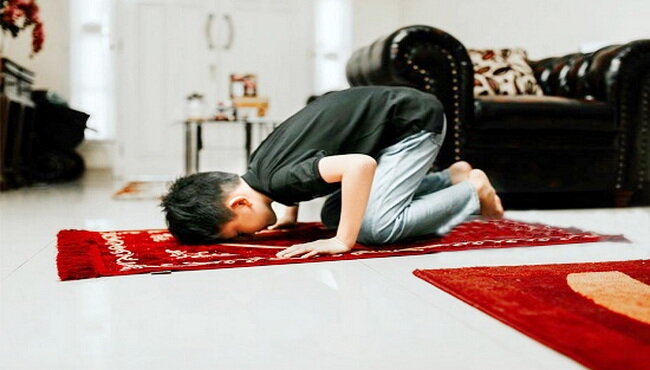 سواد نماز | اگر می‌خواهید فرزندتان نمازخوان شود، این دام را بشناسید!