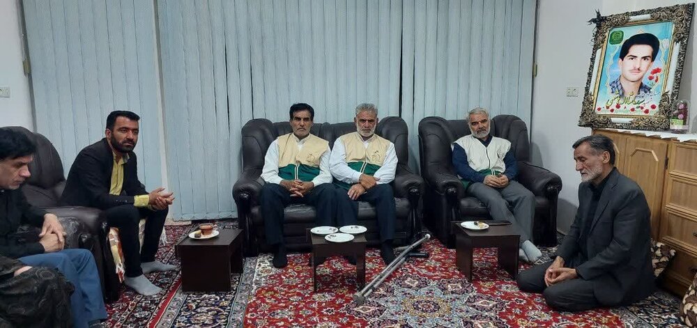 دیدار خادمیاران رضوی آران وبیدگل با خانوادی شهید جاویدالاثر سید ماشاالله هاشمی+عکس