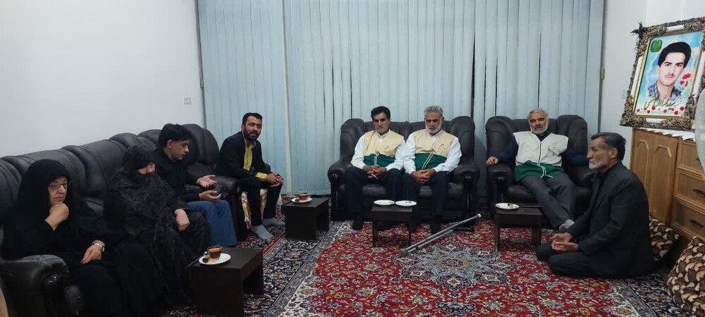دیدار خادمیاران رضوی آران و بیدگل با خانواده شهید جاویدالاثر سید ماشاالله هاشمی+عکس