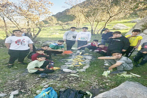 تلفیق آموزه‌های اخلاقی با برنامه‌های شاد در اردوی نوجوانان مسجدی+تصاویر