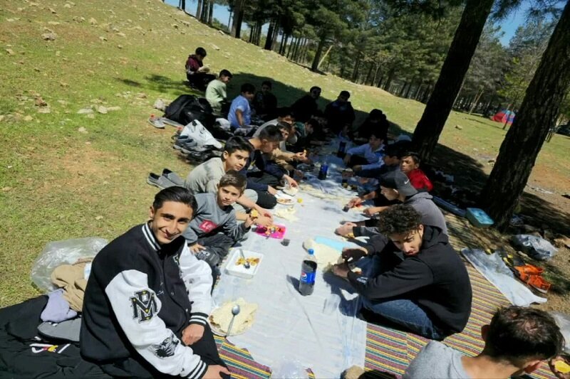 تلفیق آموزههای اخلاقی با برنامههای شاد در اردوی نوجوانان مسجدی+تصاویر