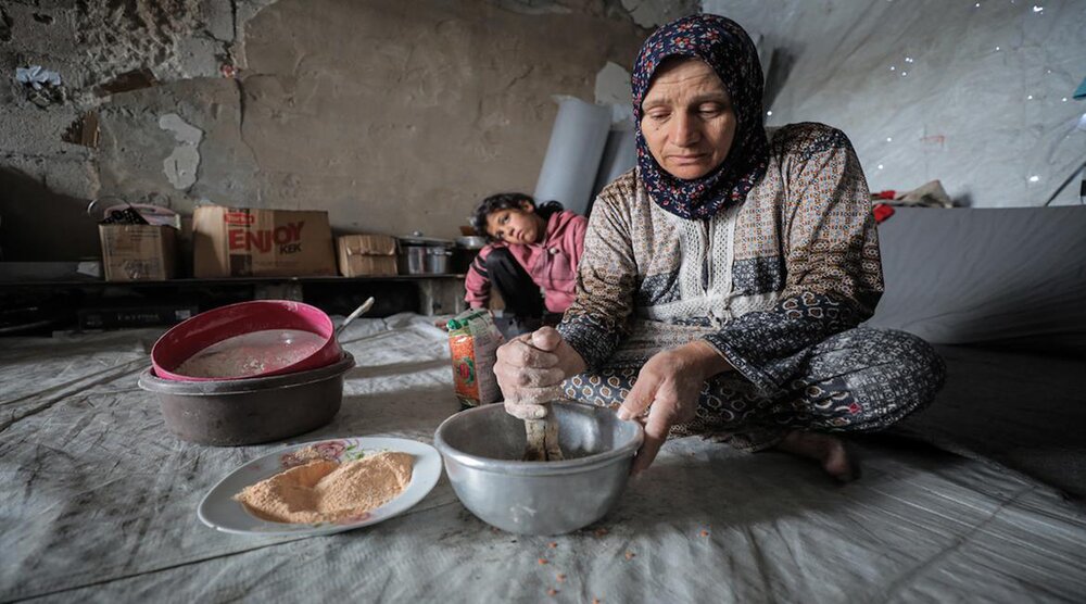 غزہ میں صہیونی محاصرے کے باعث گندم اور آٹے کی شدید قلت، فلسطینی عوام غذائی بحران میں گھِر گئے