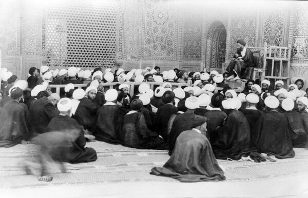 منشور حوزه | علم محوری در حوزه یعنی چه؟ پاسخ رهبر انقلاب به یک پرسش اساسی