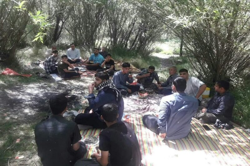 اردوی زیارتی یکروزه مسجدیهای هرسین به مناسبت دهه کرامت+عکس