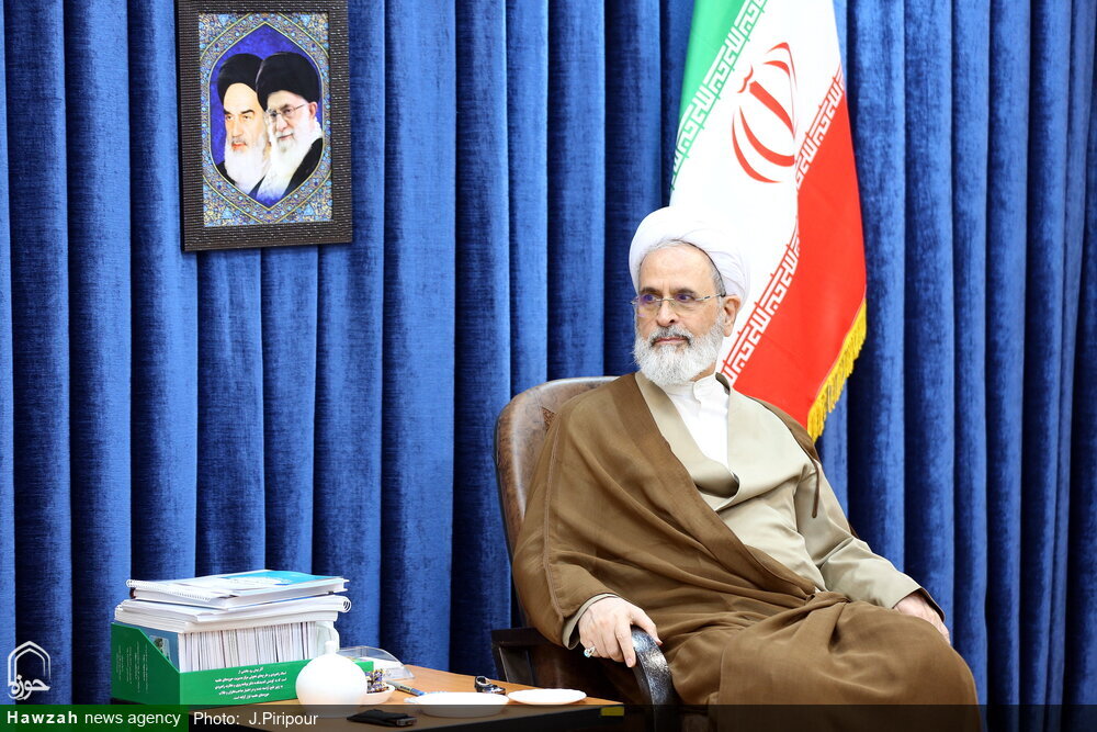 Barua ya Ayatollah Arafi kumuelekea Imam Khamenei / Ahadi na Kiaga cha Wanahawza kwa Ajili ya Kutekeleza Azimio la “Hawza Inayosonga mbele na Iliyopo Kileleni”