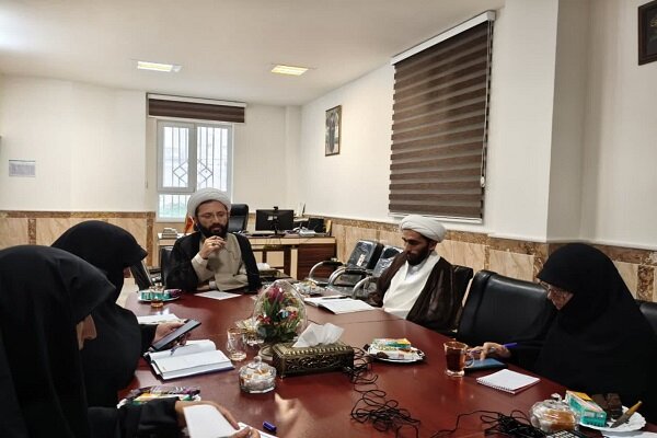 هم‌اندیشی «انتشار نشریه» در مدرسه علمیه الزهرا(س) اردبیل برگزار شد + عکس