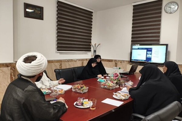 هماندیشی «انتشار نشریه» در مدرسه علمیه الزهرا(س) اردبیل برگزار شد + عکس