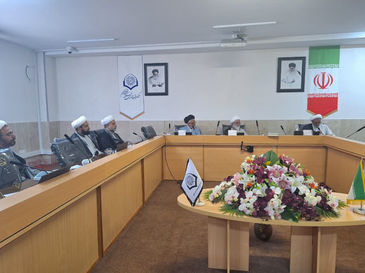 پایان‌نامه «اسرار و معارف طواف از دیدگاه قرآن و روایات» در اصفهان دفاع شد