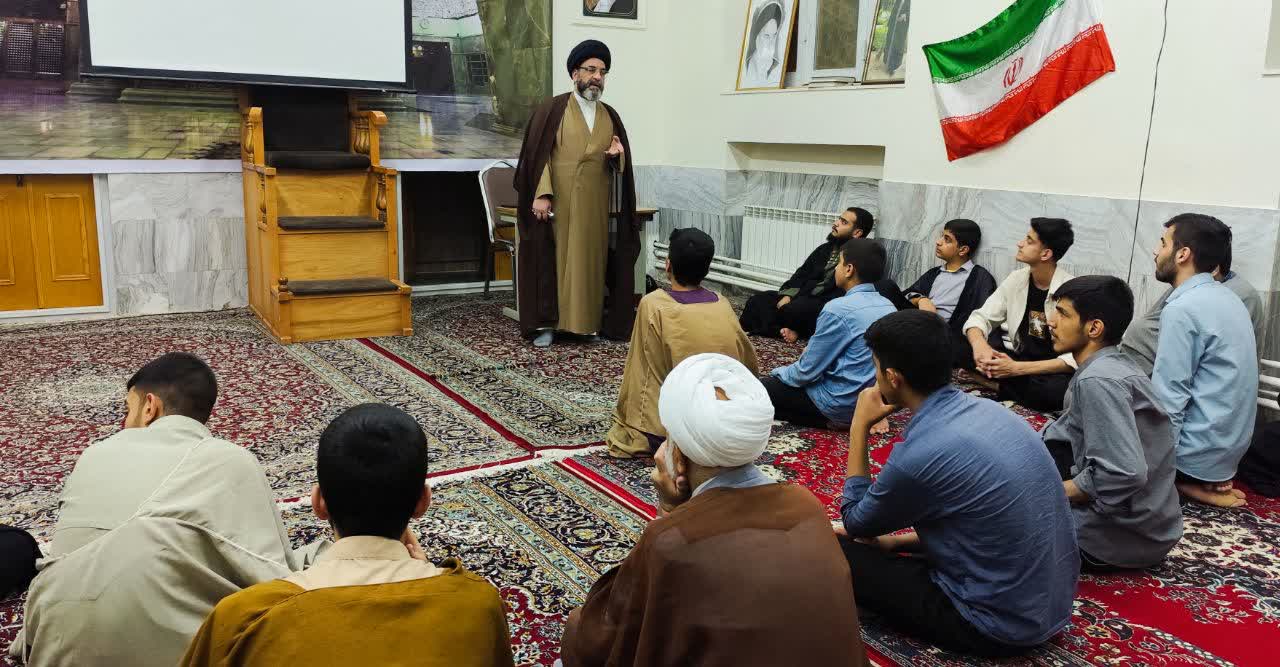 تصاویر/ کارگاه آموزشی مهدویت در بروجرد