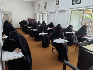 رقابت صدها طلبه در هفتمین مسابقه علمی سراسری؛ گامی نوین در شناسایی نخبگان حوزوی هند