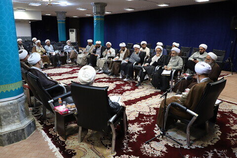 Imágenes / Reunión del Consejo de Asistentes del Centro de Gestión del Seminario con la presencia del Ayatolá A'rafi