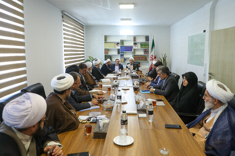 تصاویر /  جلسه شورای توسعه قرآنی استان قزوین برگزارشد